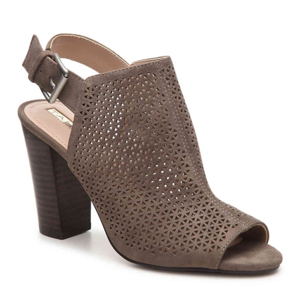 Tahari Open Toe block Heel Sandals, NEW in box